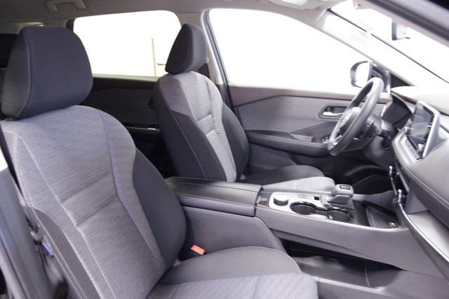 Used 2023 Nissan Rogue SV image 12