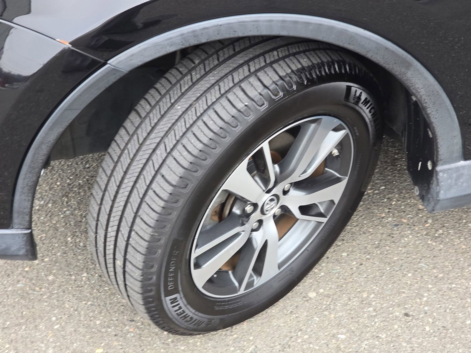 Used 2017 Toyota RAV4 XLE image 35