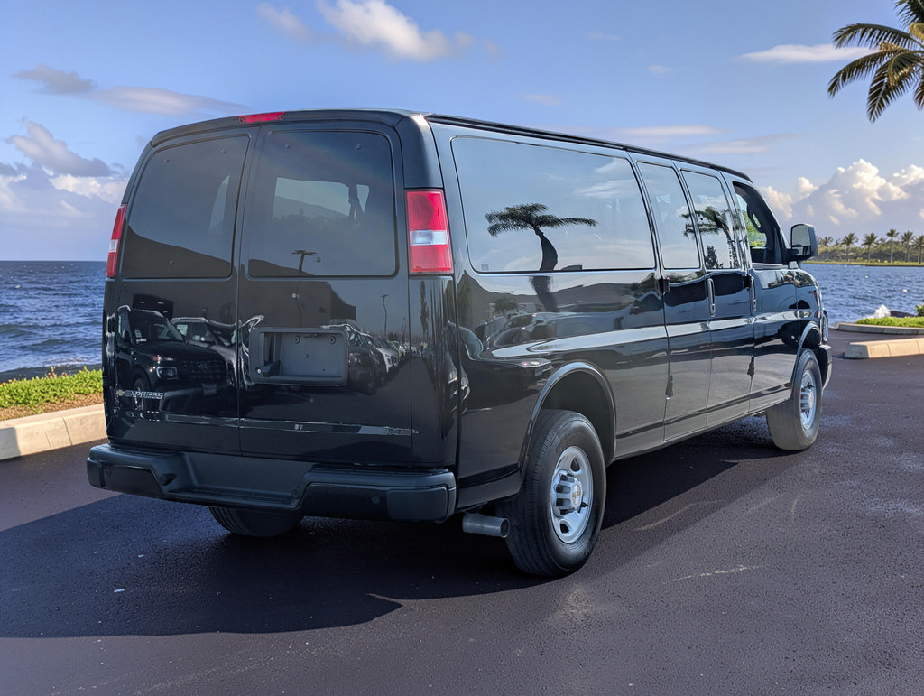 Used 2025 Chevrolet Express 3500 LS RWD image 5