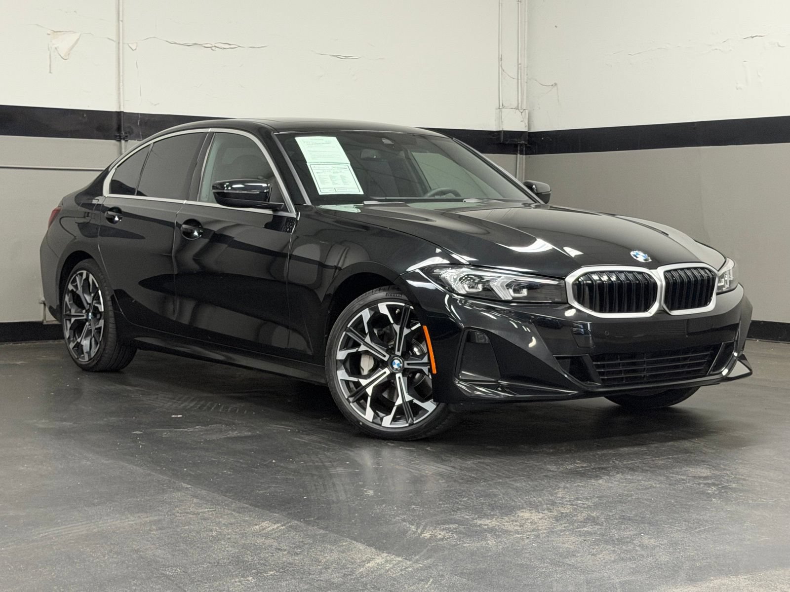 Used 2025 BMW 330i Sedan w/ Convenience Package RWD image 2
