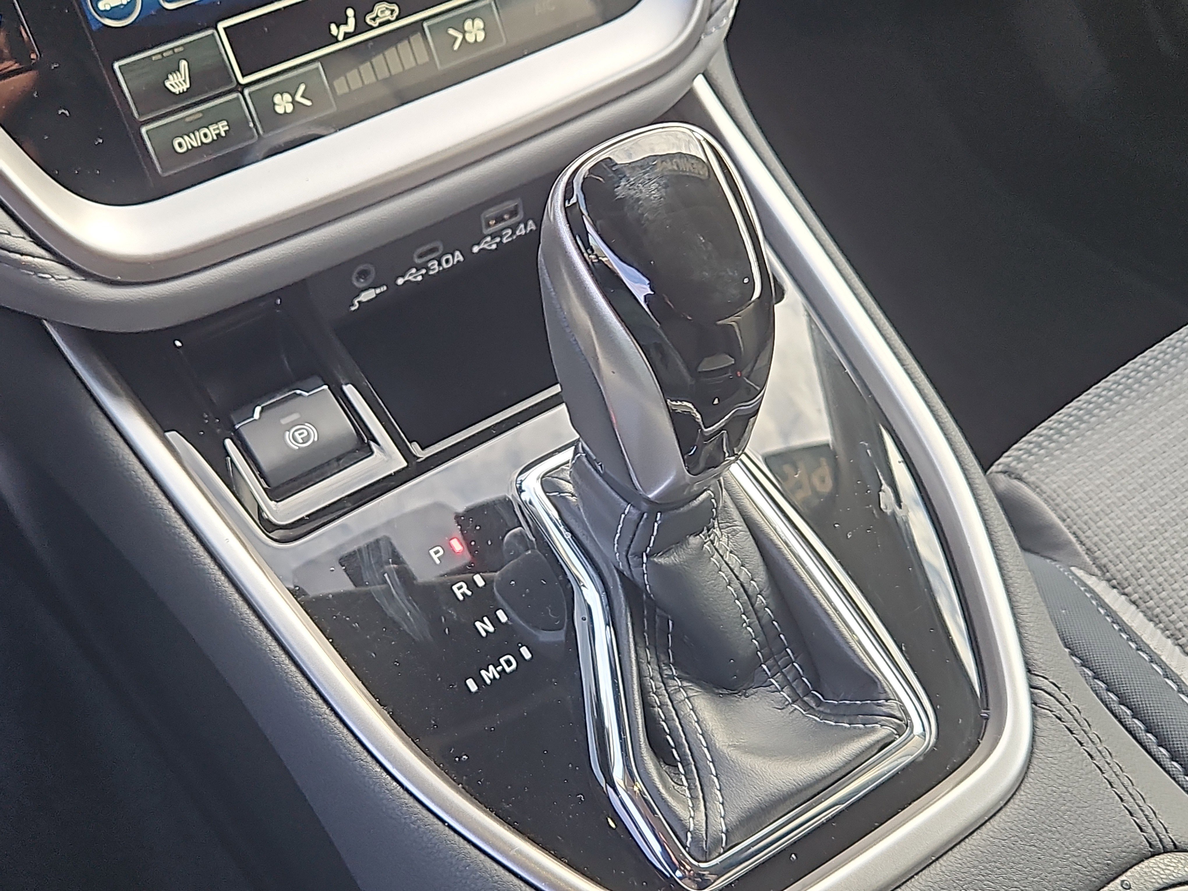 Certified 2025 Subaru Outback Premium image 17