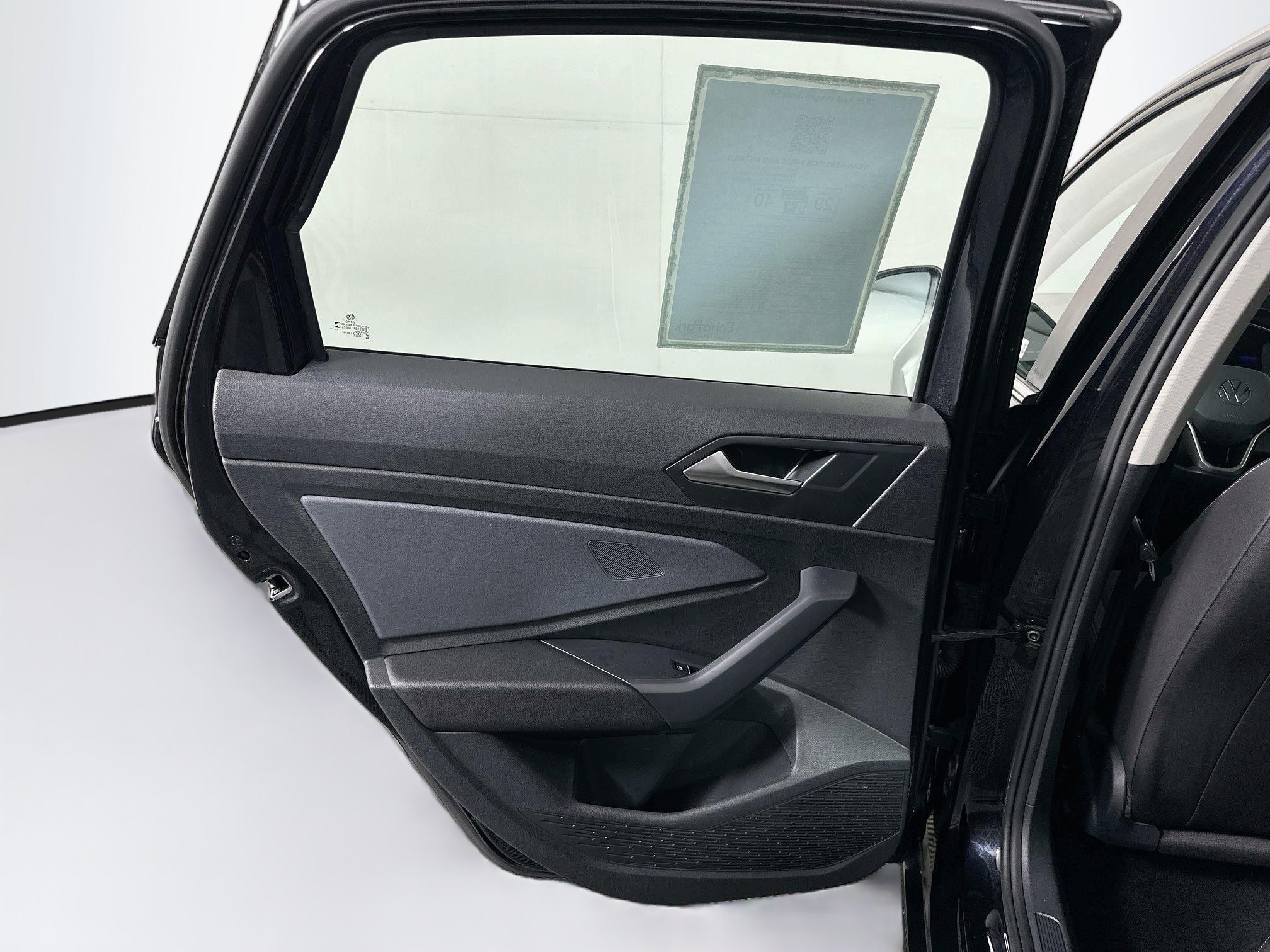 Used 2025 Volkswagen Jetta SE FWD image 28