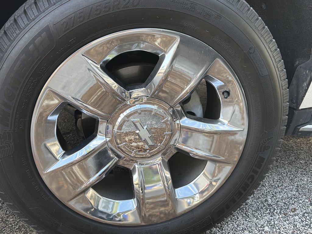 Used 2019 Chevrolet Tahoe Premier AWD/4WD image 5