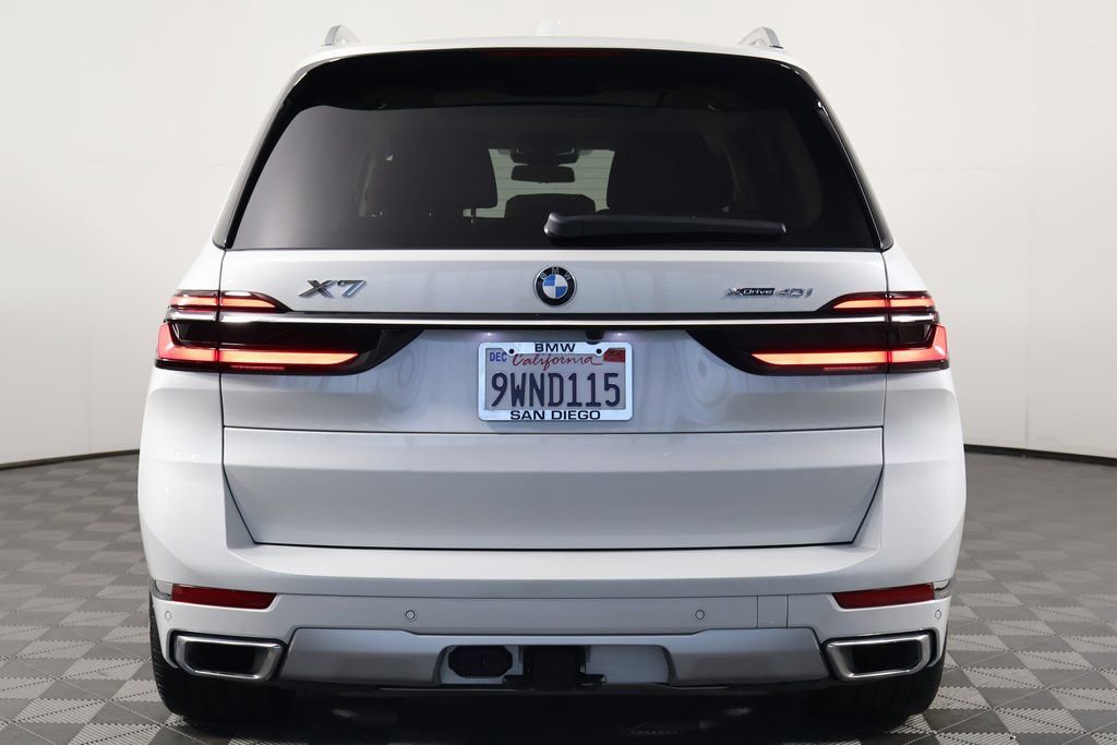 Used 2026 BMW X7 xDrive40i w/ Premium Package image 5