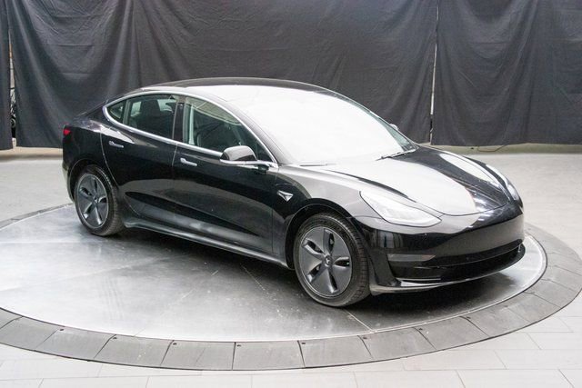 Used 2019 Tesla Model 3 Mid Range image 2