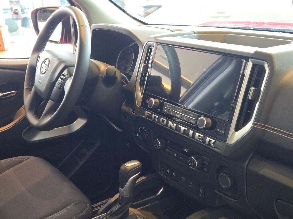New 2025 Nissan Frontier SV w/ SV Convenience Package AWD/4WD image 17