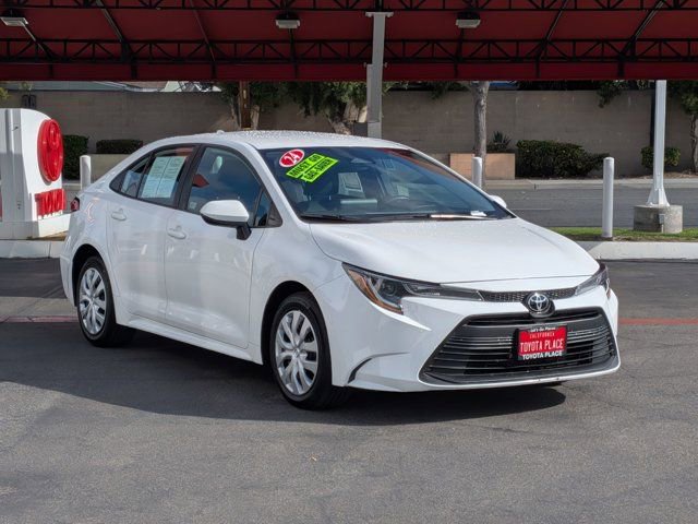 Used 2024 Toyota Corolla LE FWD image 3
