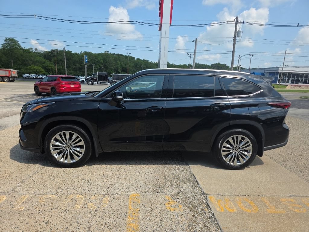 Used 2026 Toyota Highlander Platinum AWD/4WD image 8
