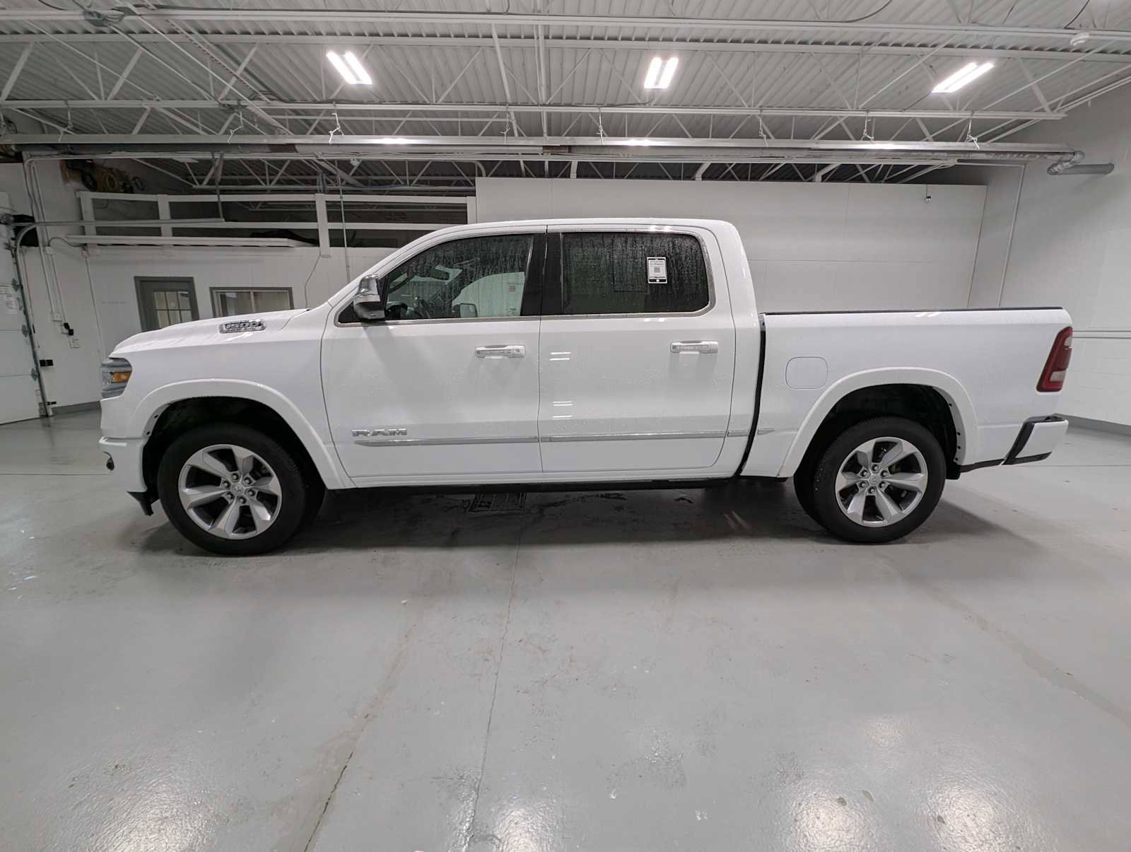 Used 2020 RAM 1500 Limited image 11