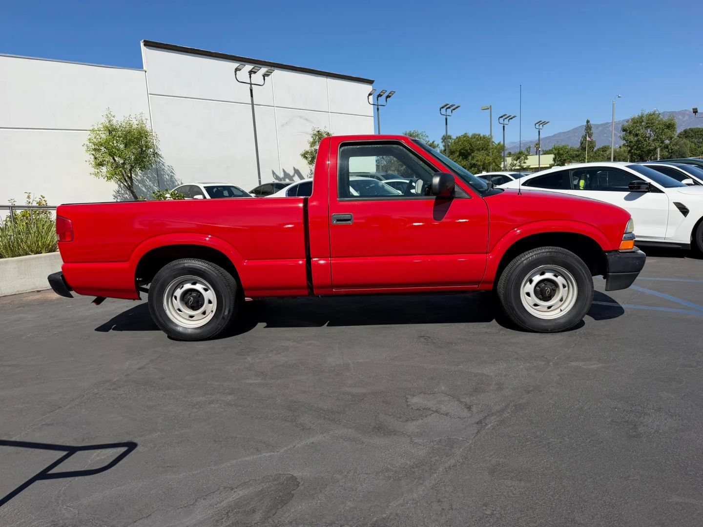 Used 2003 Chevrolet S10 Pickup 2WD Regular Cab image 4
