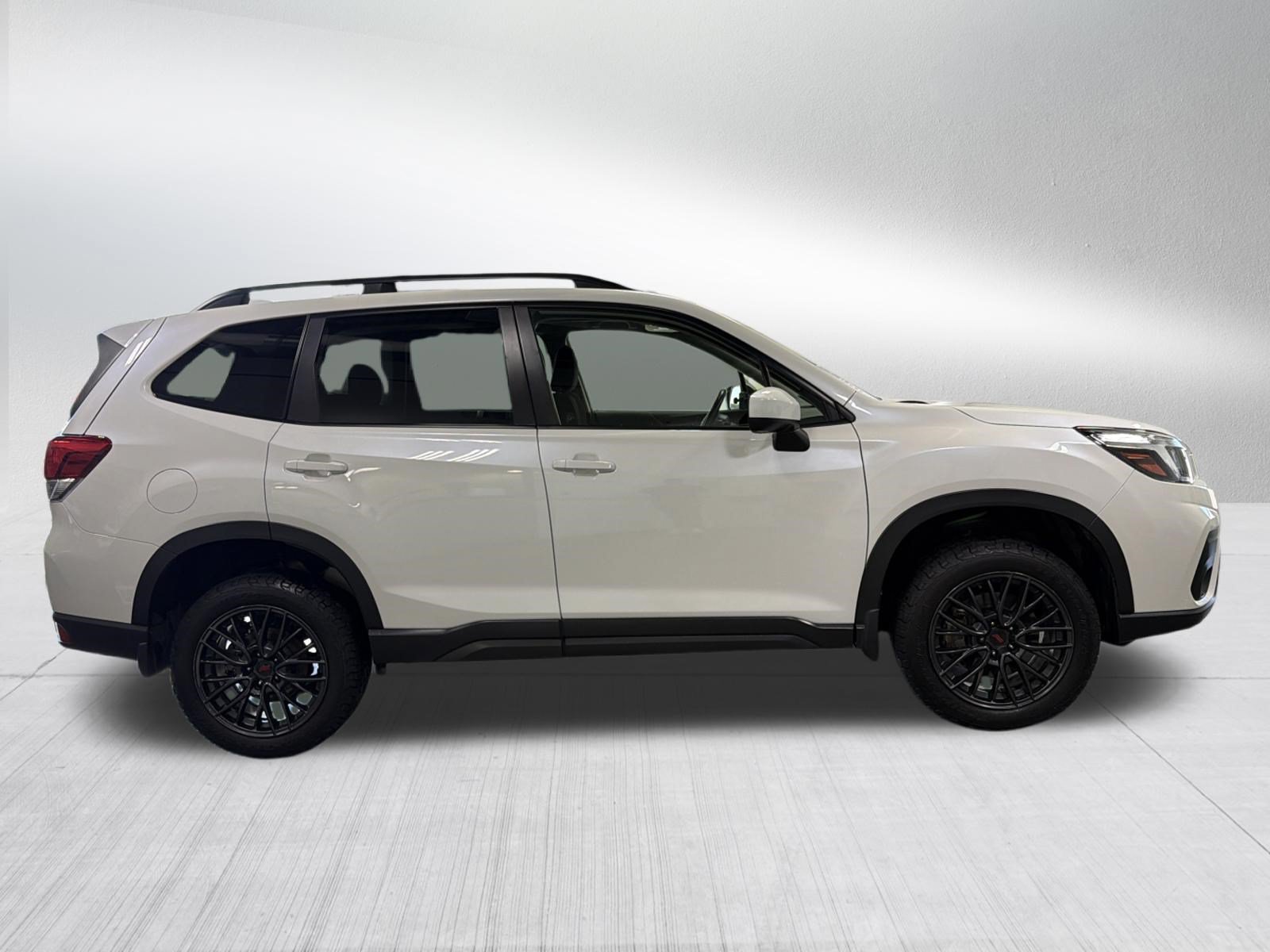 Used 2020 Subaru Forester Premium AWD/4WD image 8