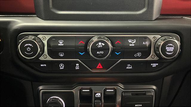 Used 2021 Jeep Gladiator Rubicon w/ Trailer Tow Package AWD/4WD image 18