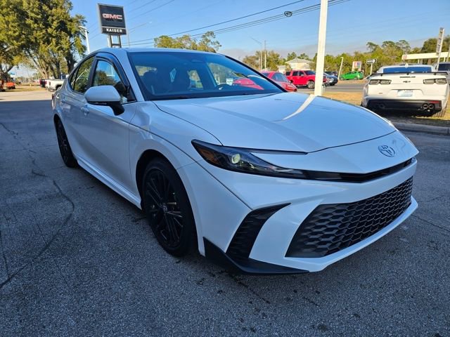 Used 2026 Toyota Camry SE image 6