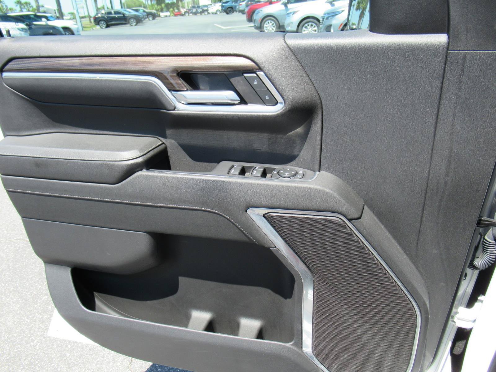 Certified 2024 Chevrolet Silverado 1500 LT AWD/4WD image 18