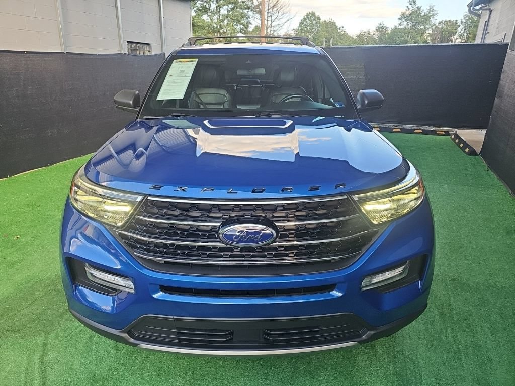 Used 2020 Ford Explorer XLT w/ Equipment Group 202A AWD/4WD image 9