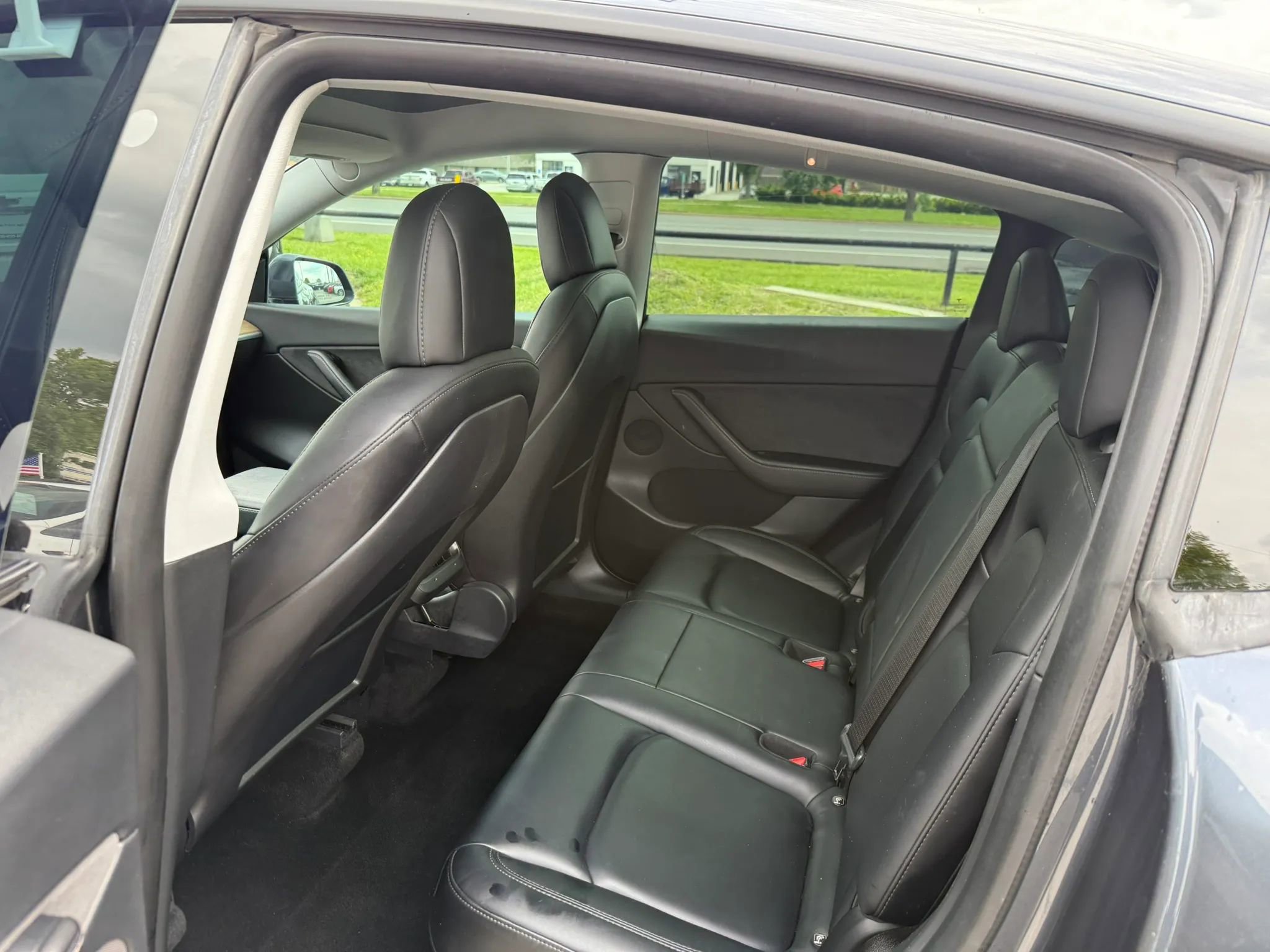 Used 2021 Tesla Model Y Long Range AWD/4WD image 11