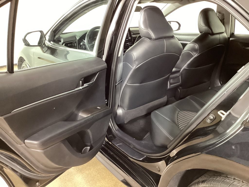 Used 2021 Toyota Camry SE FWD image 21