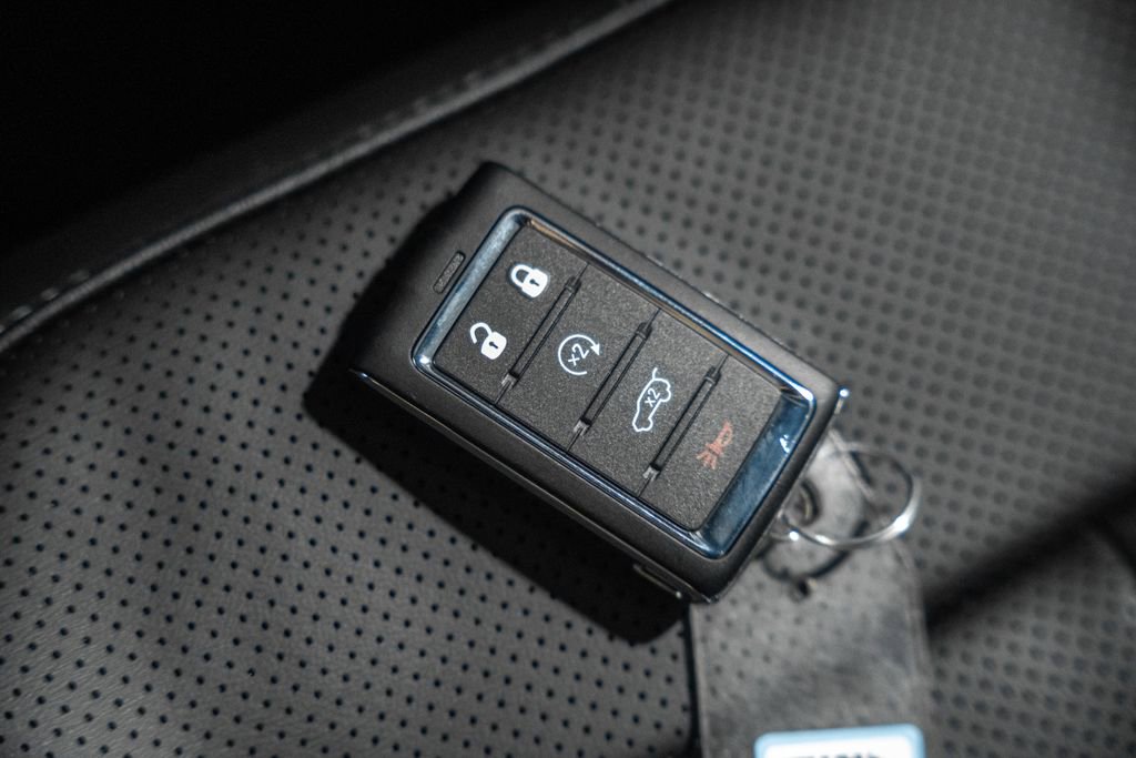 New 2025 Jeep Grand Cherokee L Limited w/ Luxury Tech Group II image 45