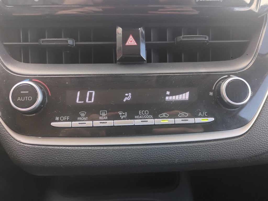 Used 2022 Toyota Corolla LE FWD image 9