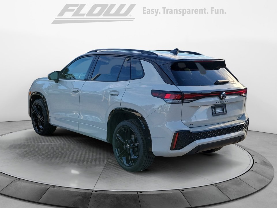 New 2026 Volkswagen Tiguan SE R-Line image 5