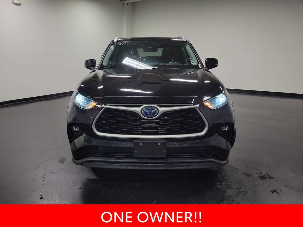 Used 2023 Toyota Highlander XLE AWD/4WD image 3