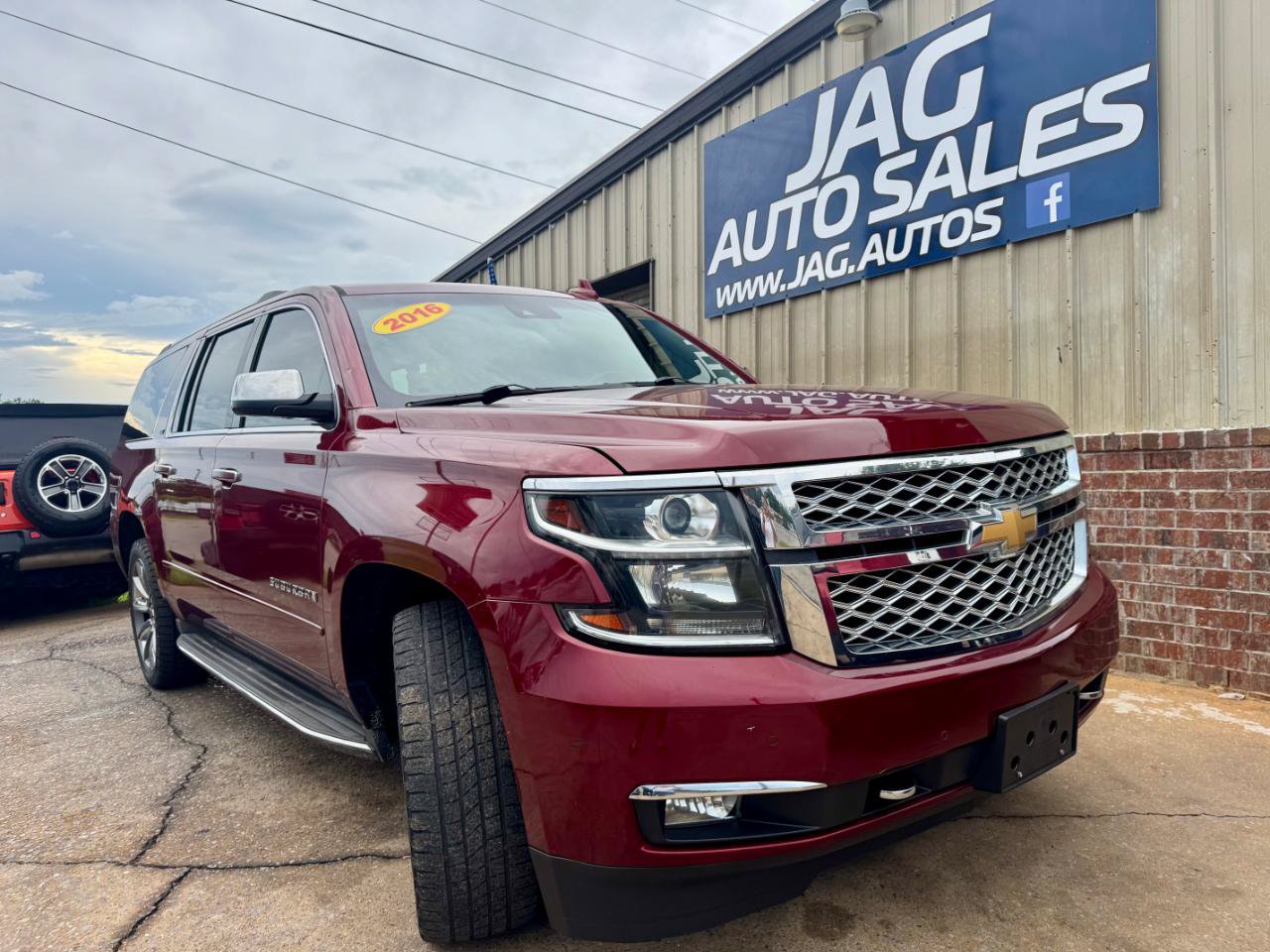 Used 2016 Chevrolet Suburban LTZ AWD/4WD image 2