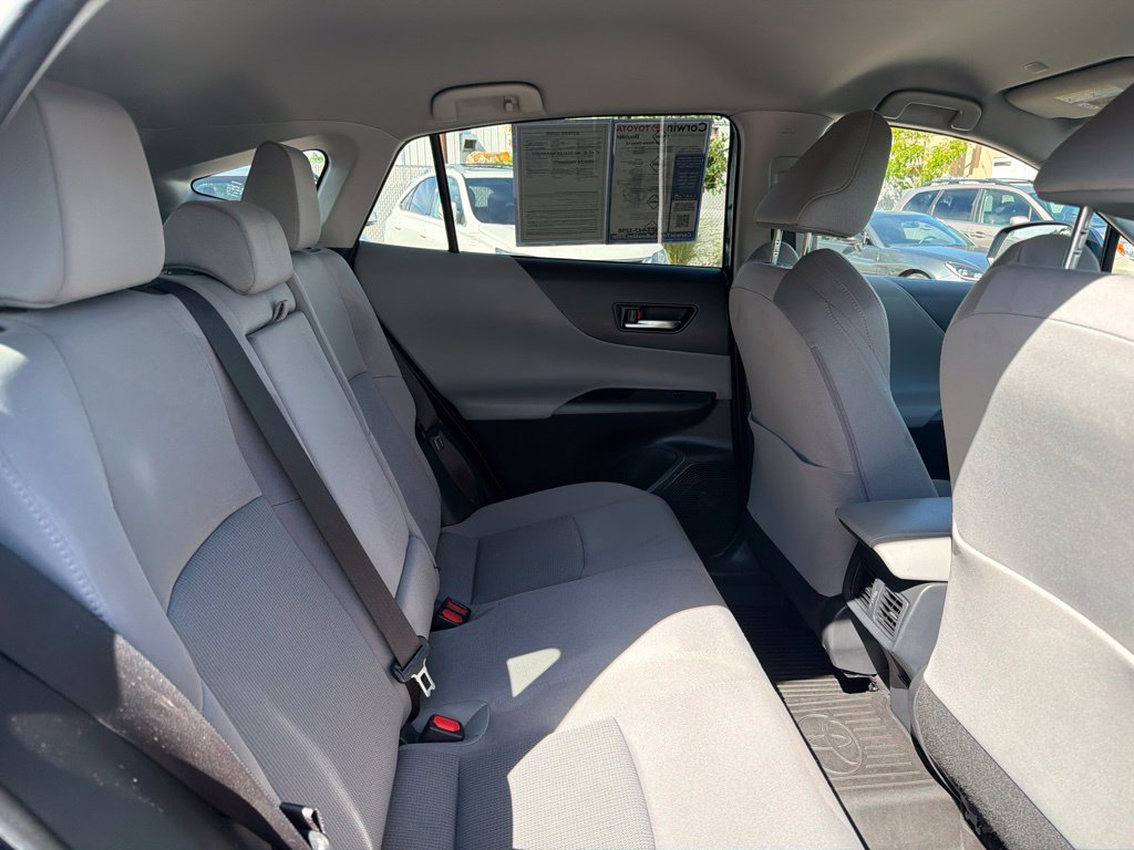 Used 2023 Toyota Venza LE AWD/4WD image 14
