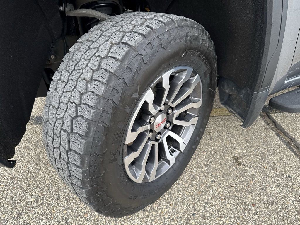 Used 2021 GMC Sierra 1500 AT4 w/ AT4 Premium Package AWD/4WD image 2