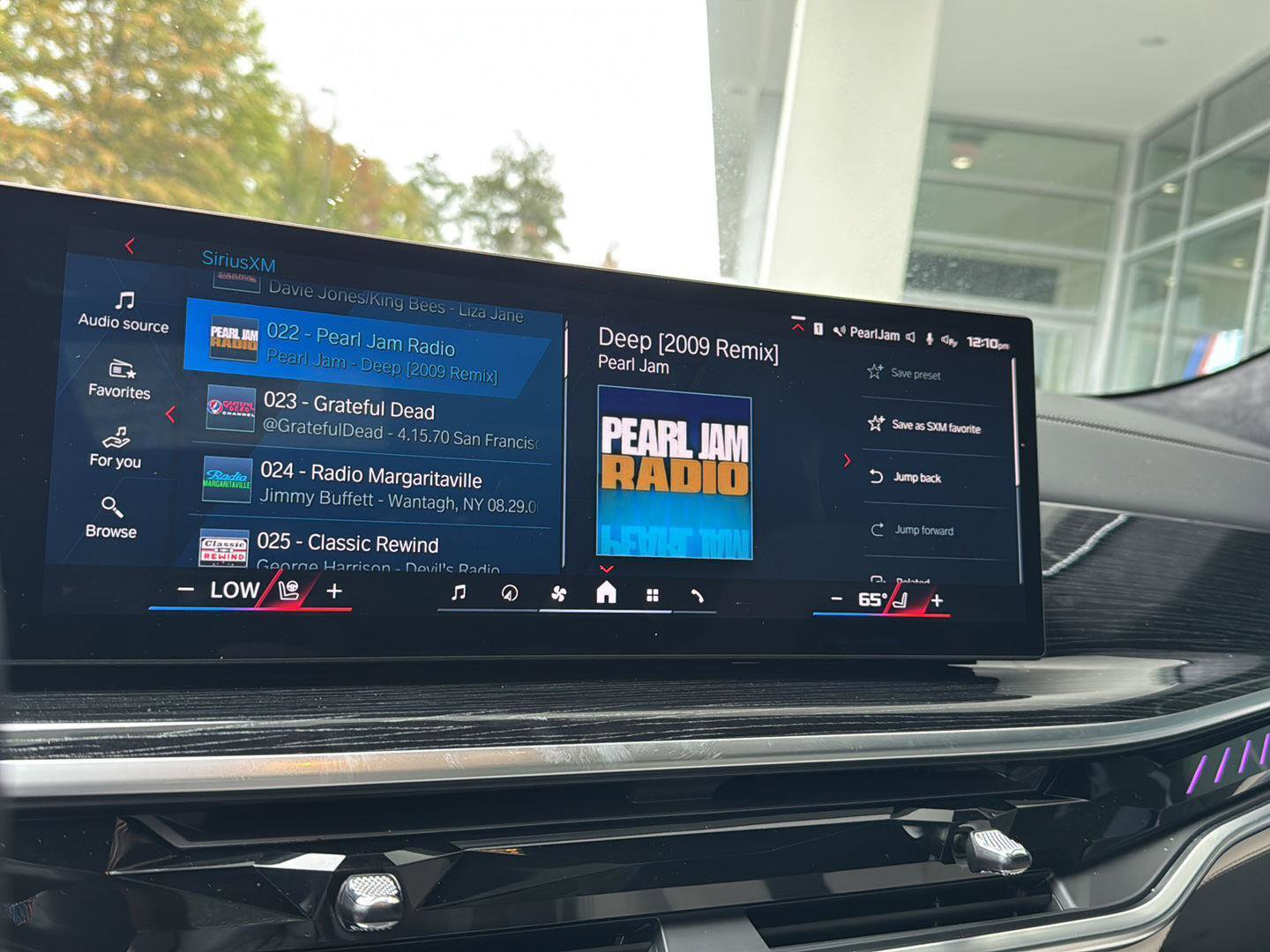 Used 2024 BMW X6 M Competition w/ Executive Package image 23