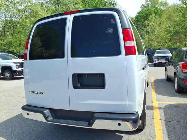 Used 2023 Chevrolet Express 3500 LT w/ LT Preferred Equipment Group RWD image 4