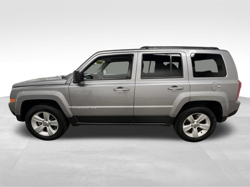 Used 2016 Jeep Patriot Latitude AWD/4WD image 8