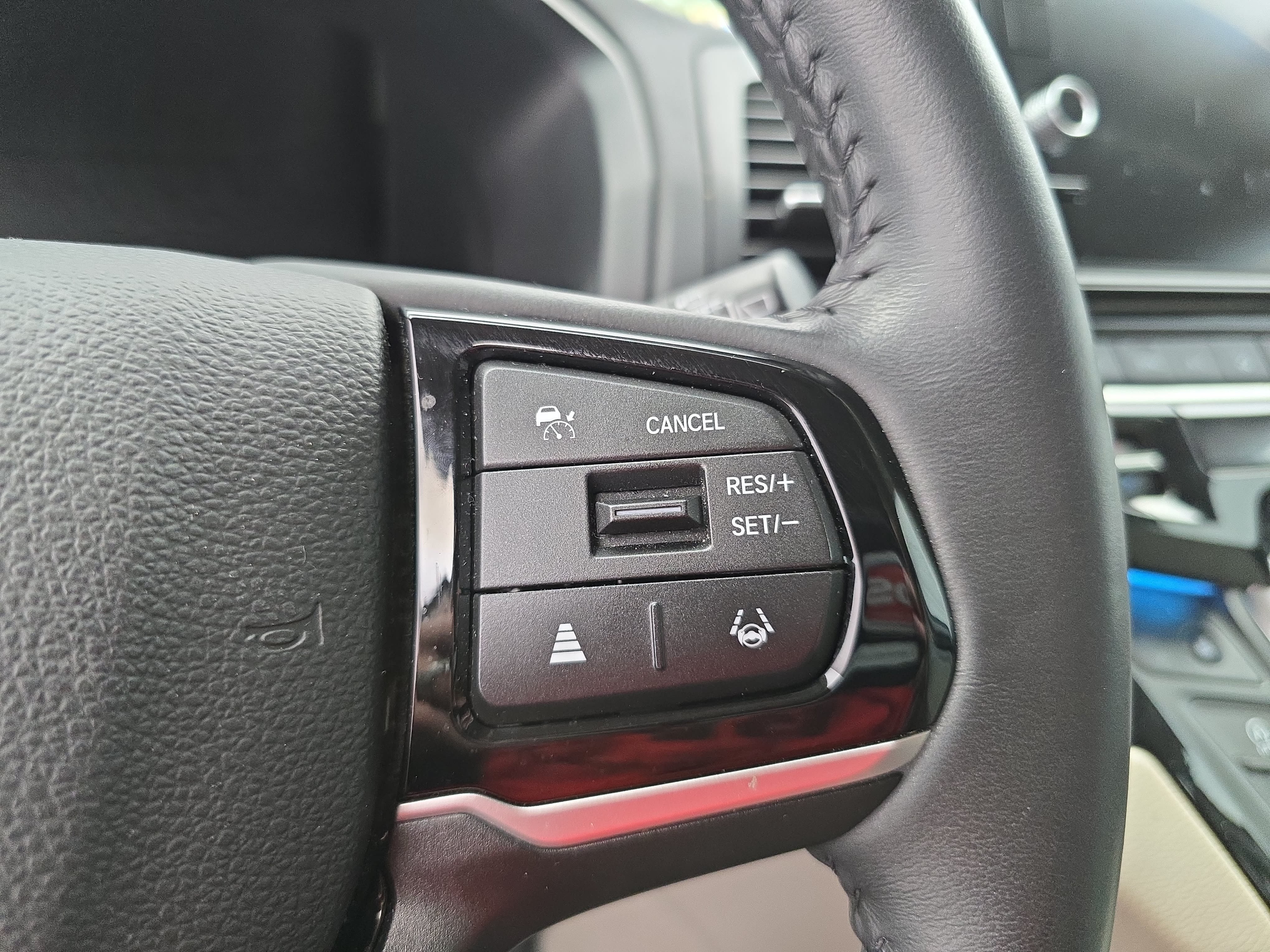 Certified 2025 Honda Odyssey Touring image 19
