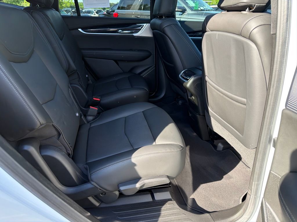 Used 2024 Cadillac XT6 Premium Luxury image 36