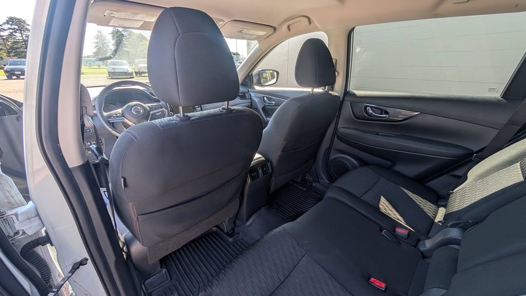 Used 2020 Nissan Rogue SV AWD/4WD image 13