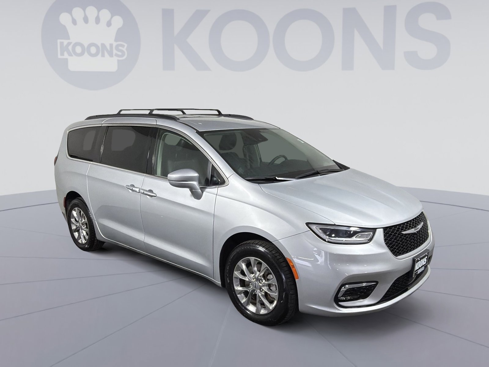 Used 2022 Chrysler Pacifica Touring-L image 10
