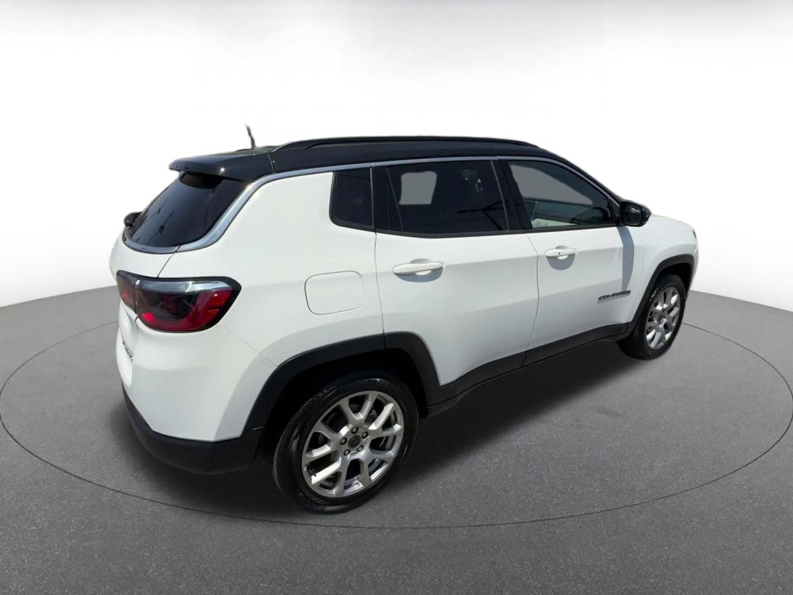 Used 2025 Jeep Compass Limited AWD/4WD image 15