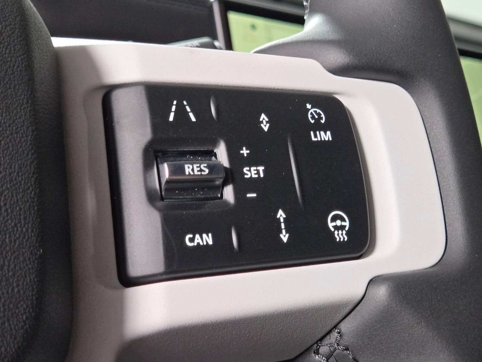 New 2026 Land Rover Defender 110 X-Dynamic SE AWD/4WD image 25