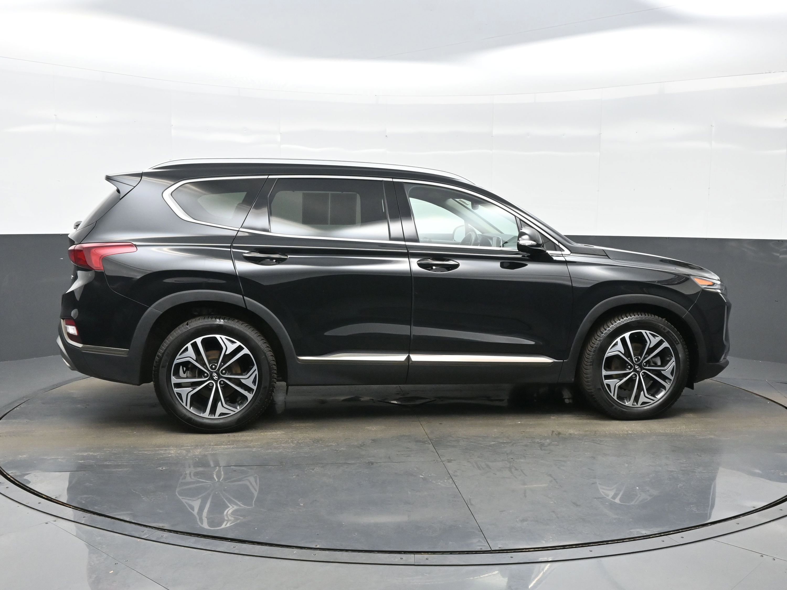 Used 2020 Hyundai Santa Fe Limited image 7