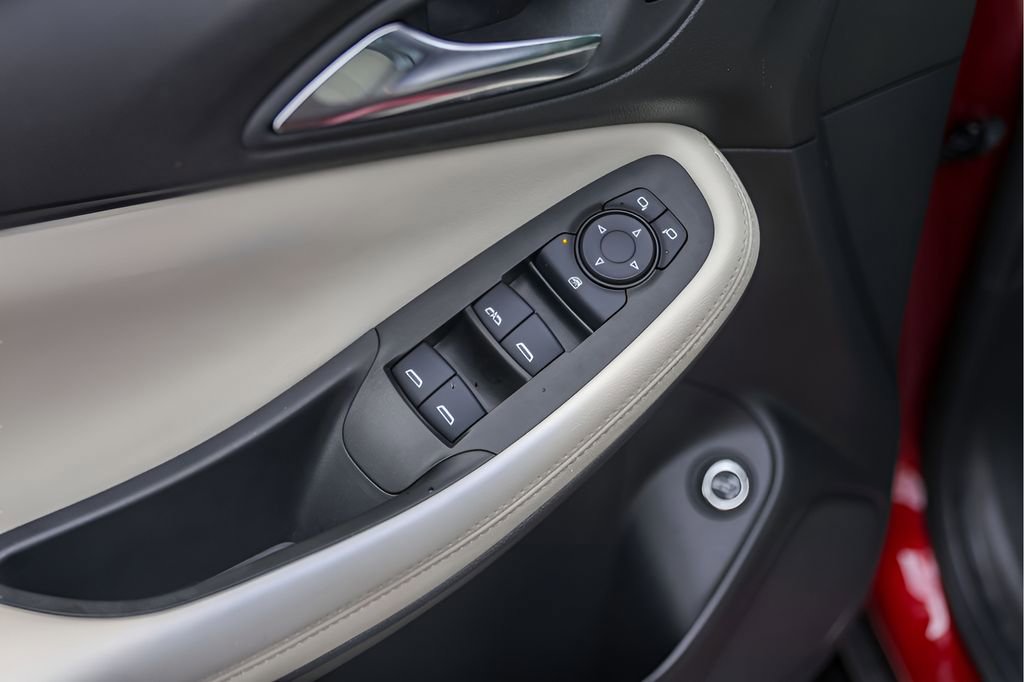 Used 2024 Buick Encore GX Sport Touring w/ Comfort Package FWD image 10