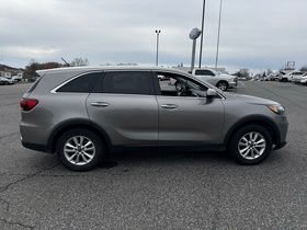 Used 2019 Kia Sorento L image 4
