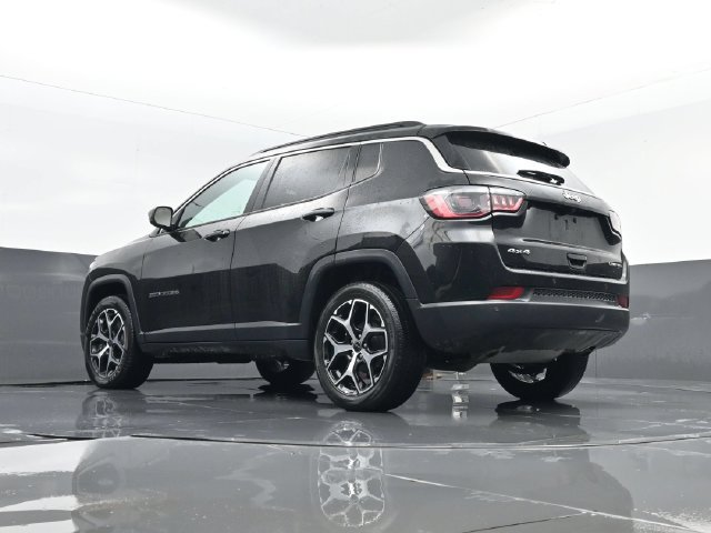 Used 2025 Jeep Compass Limited AWD/4WD image 24