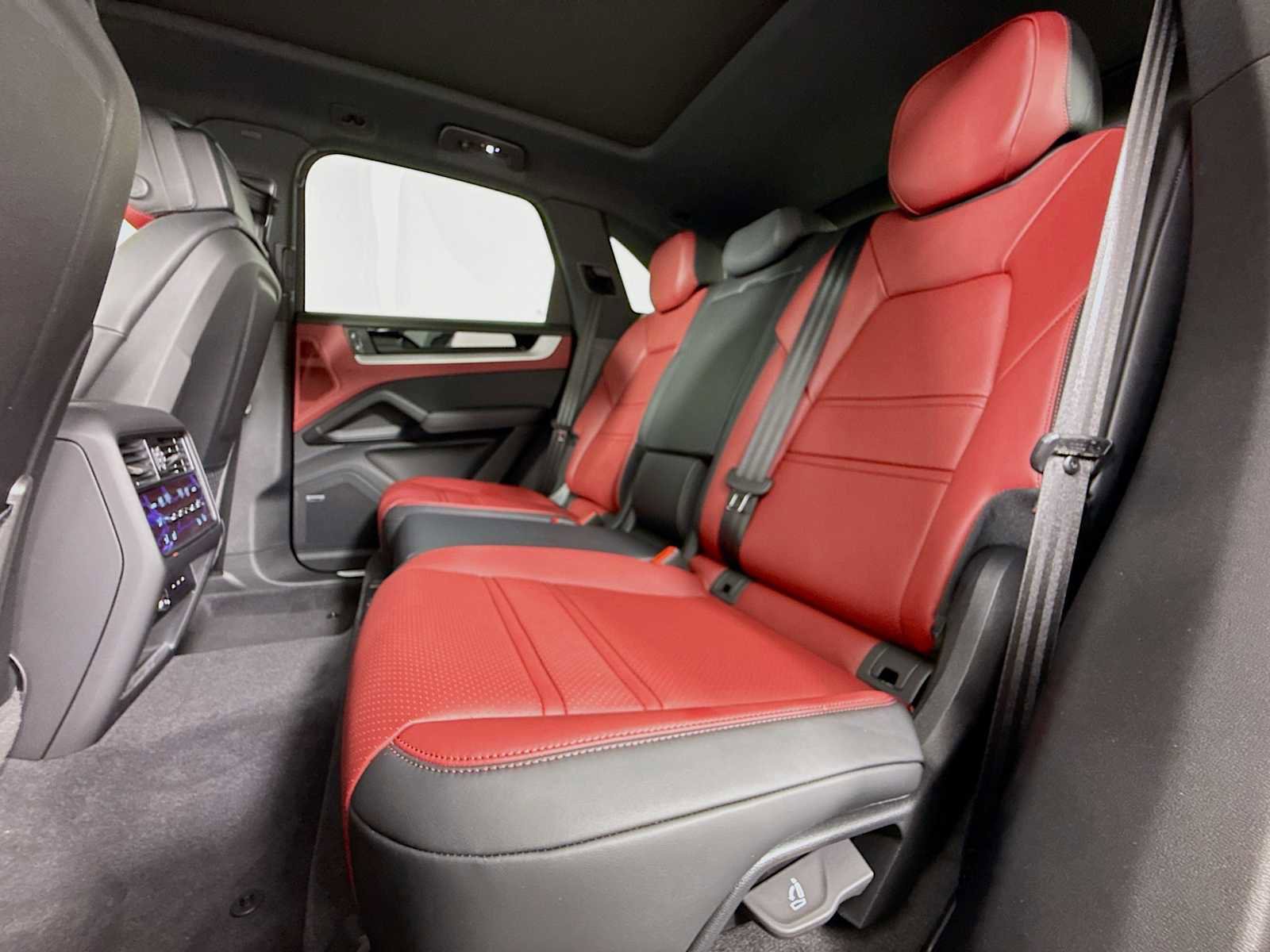 New 2025 Porsche Cayenne image 23