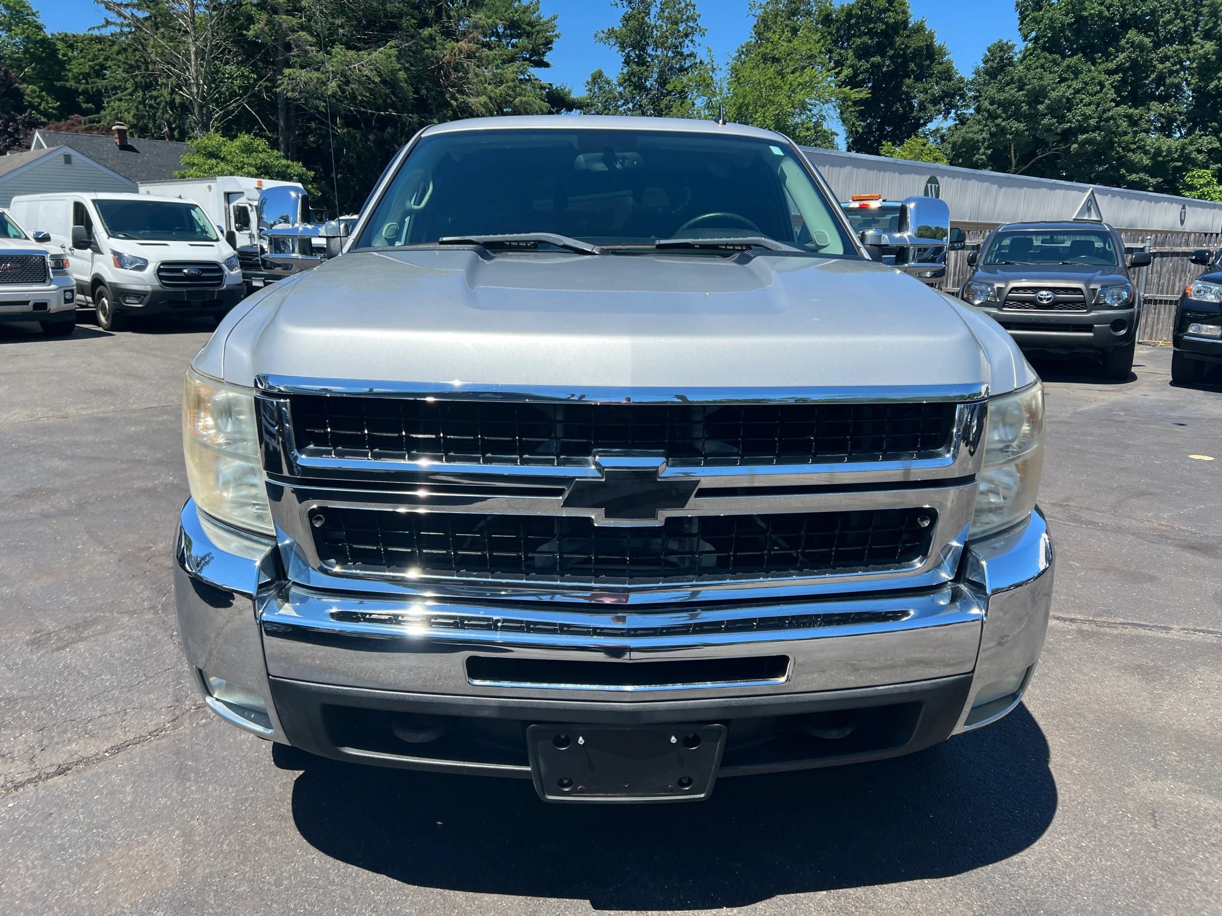 Used 2010 Chevrolet Silverado 2500 LT w/ Interior Plus Package AWD/4WD image 9