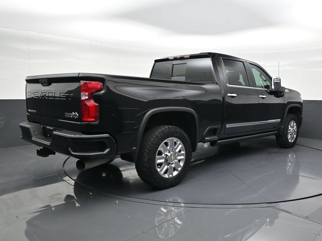 Used 2024 Chevrolet Silverado 2500 High Country w/ High Country Premium Package AWD/4WD image 5