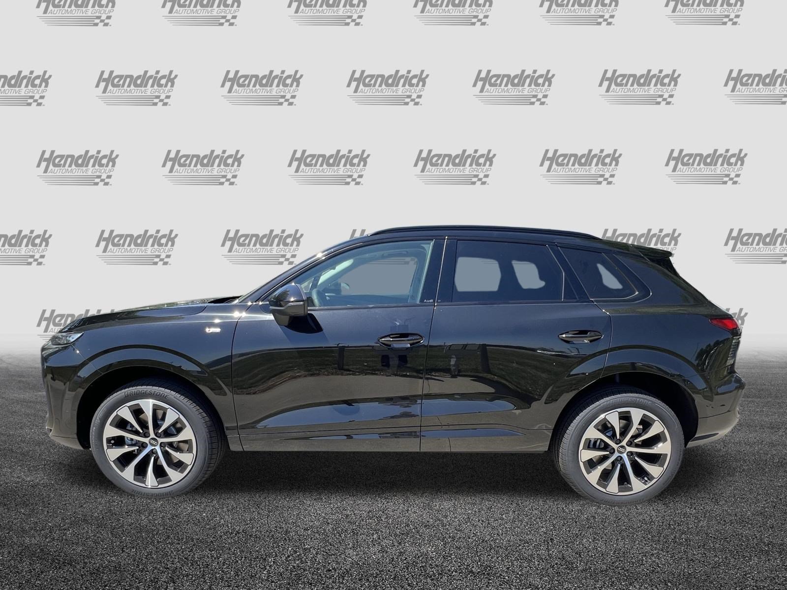 Used 2026 Audi Q3 quattro 2.0T w/ Driver Assistance Package AWD/4WD image 6