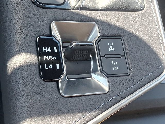 Used 2026 Lexus GX 550 AWD/4WD image 16