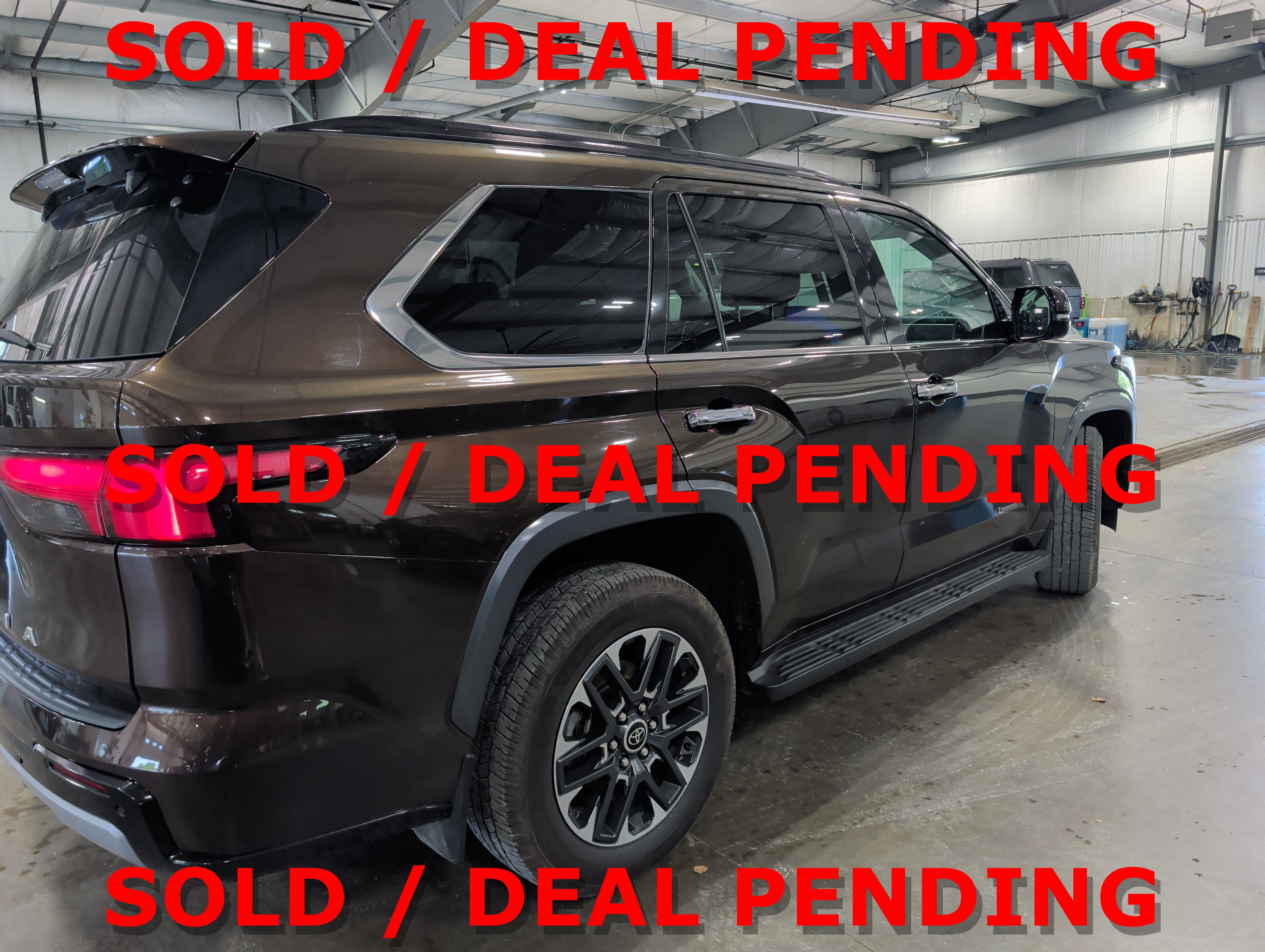 Used 2023 Toyota Sequoia Limited AWD/4WD image 3