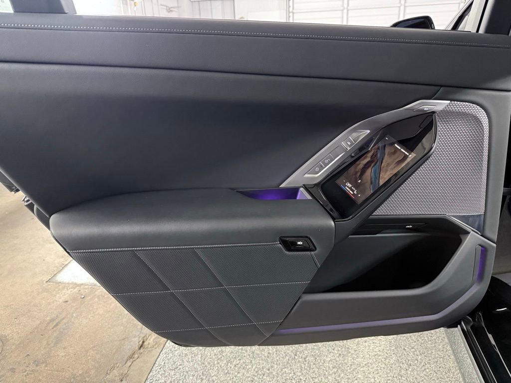 Used 2023 BMW 760i xDrive w/ Executive Package image 36