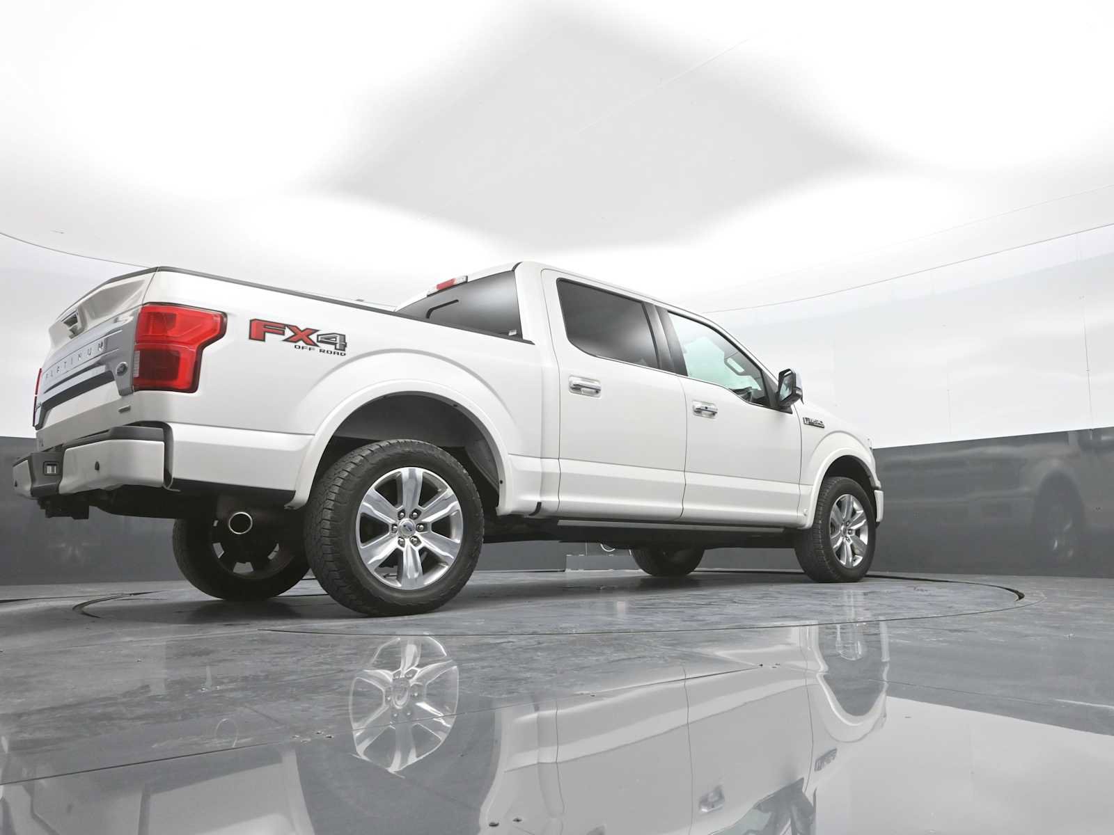 Used 2018 Ford F150 Platinum w/ Equipment Group 701A Luxury AWD/4WD image 38
