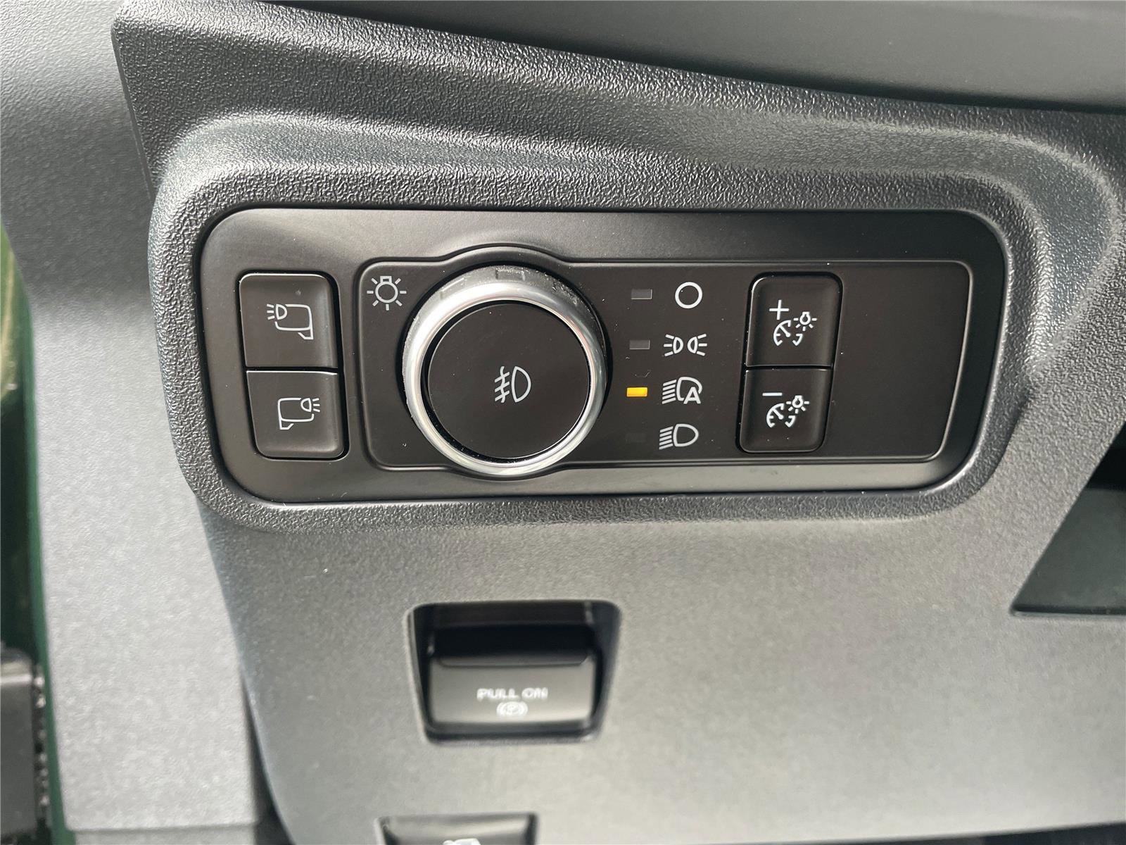 Used 2025 Ford Bronco Badlands image 13